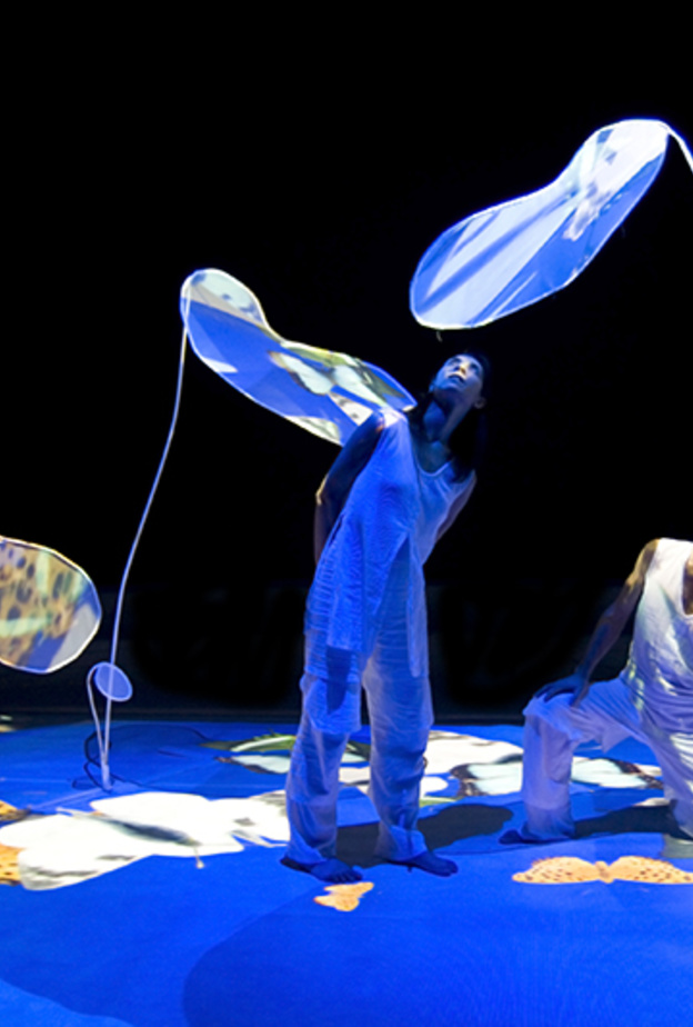 عرض الفراشات لفرقة كومبانيا تي بي أو في أبوظبي .. أداء تفاعلي ساحر للعائلات