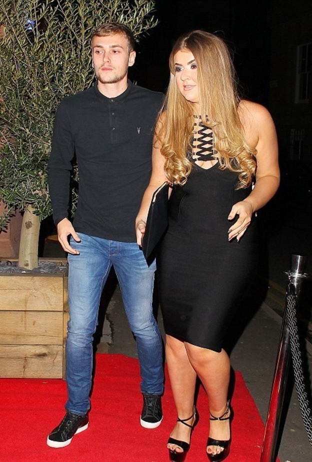 نجوم مانشستر في عيد ميلاد سمولينج