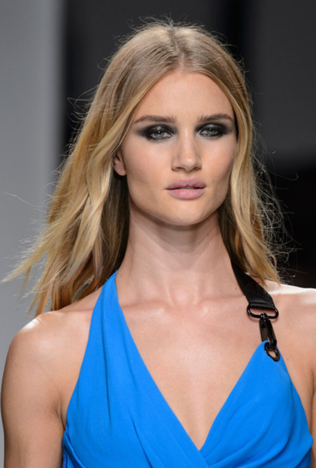 ربيع الألبسة الراقية مع المكياج المميز