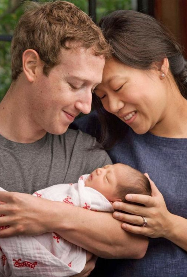 الصورة الرسمية بعد الولادة