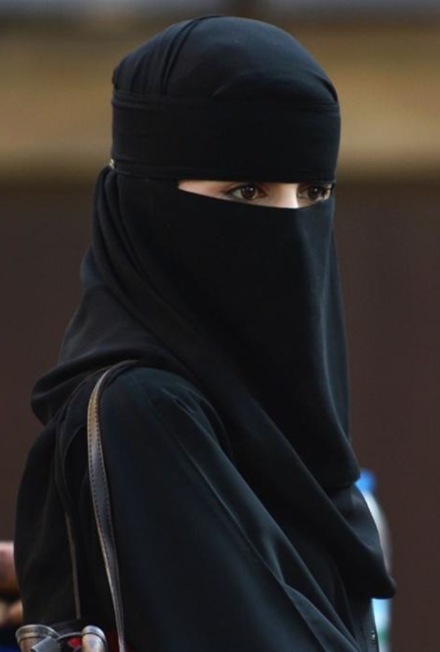 السماح للمرأة  باستخراج سجل أسرة خاص بها بصك الطلاق يسهل لها الحصول على حقوقها