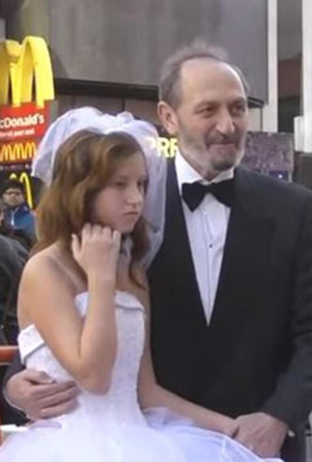 العريس الستيني والعروس ابنة 12