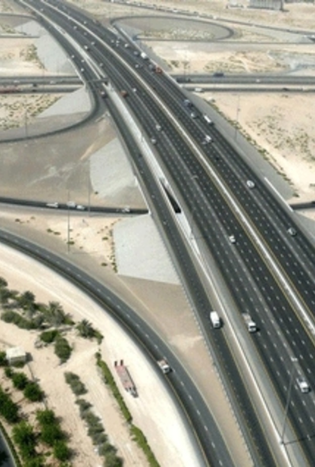 بسبب الازدحام تغيير الحد الأدنى لسرعة اثنين من طرق الإمارات