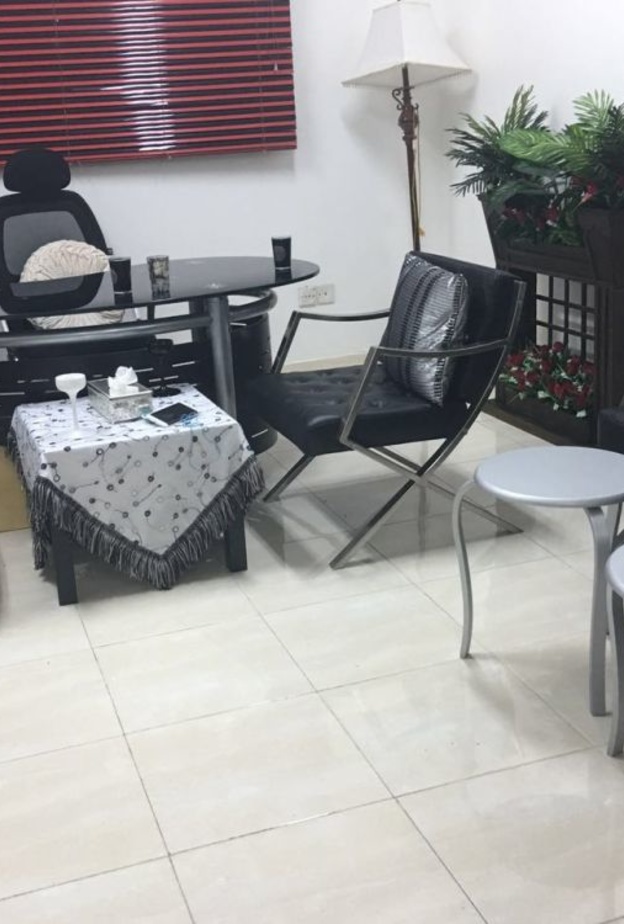 مكتب السيدة رانيا في مركز بيوتي لولو