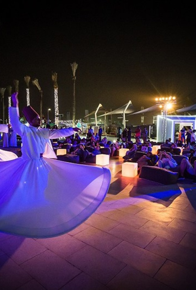 خيمة رايز في خور دبي 