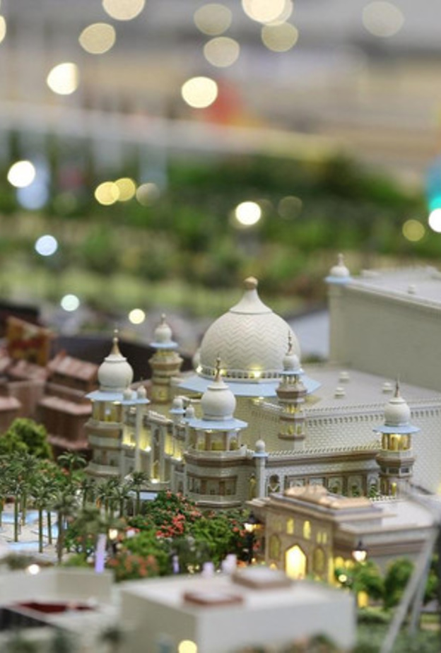 اكتشفوا لقطات ما وراء الكواليس لألعاب المدينة الترفيهية بوليوود باركس دبي