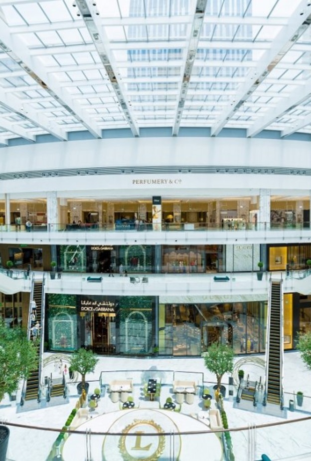 فاشن افينيو في دبي مول