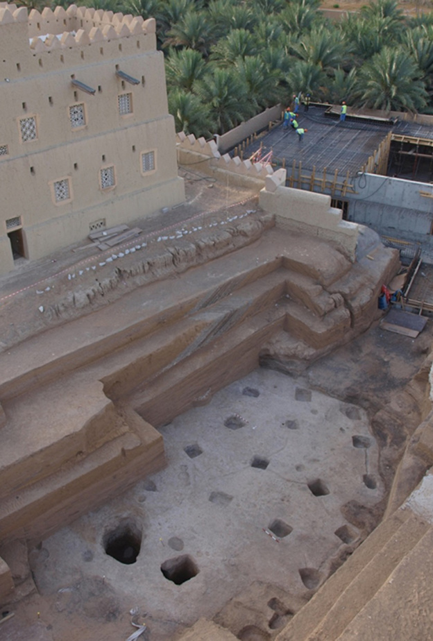 منشآت صناعية أثرية تعود إلى العصر الحجري بمعرض القبو الأثري في العين