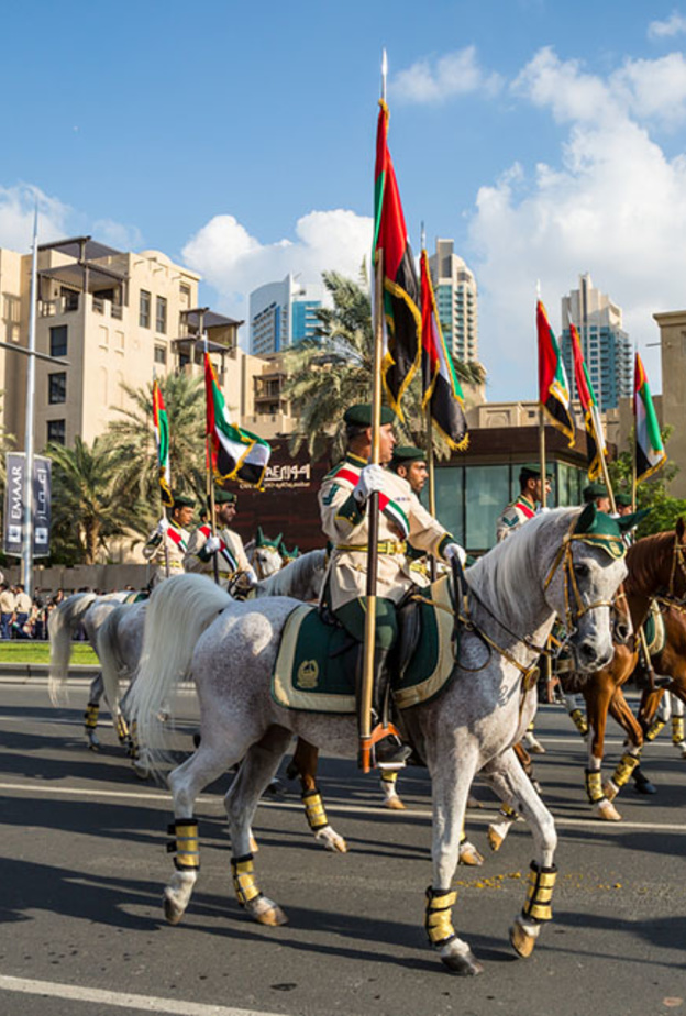 مسيرة واحتفالات اليوم الوطني الـ 48 للإمارات في وسط مدينة دبي