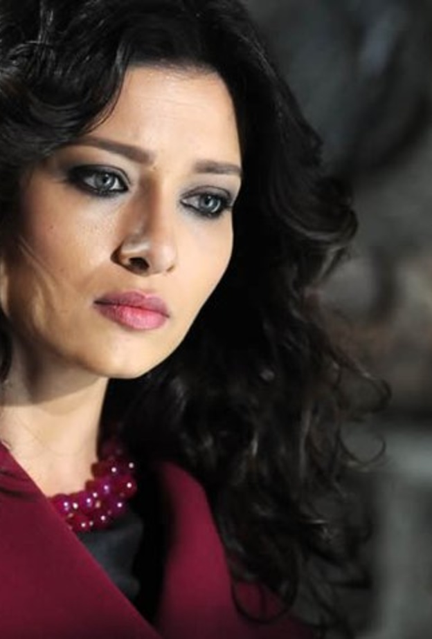 نورغول يشلشاي في مسلسل حطام