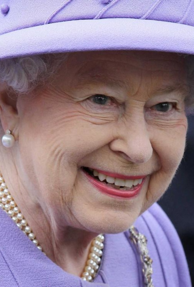 الملكة إليزابيث