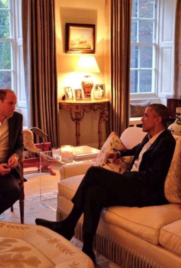 طاولة الاكريليك الشفافة الحديثة دليل على طابع الزوجين للتغيير