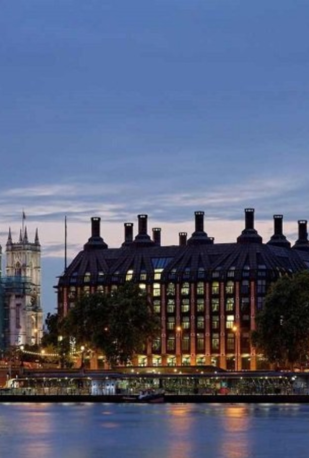 بريطانية تخلد ذكرى مبتعثة