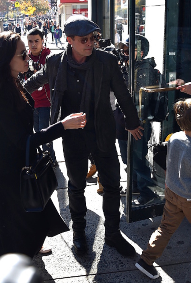 انجلينا جولي ترغب في الانتقال إلى بريطانيا