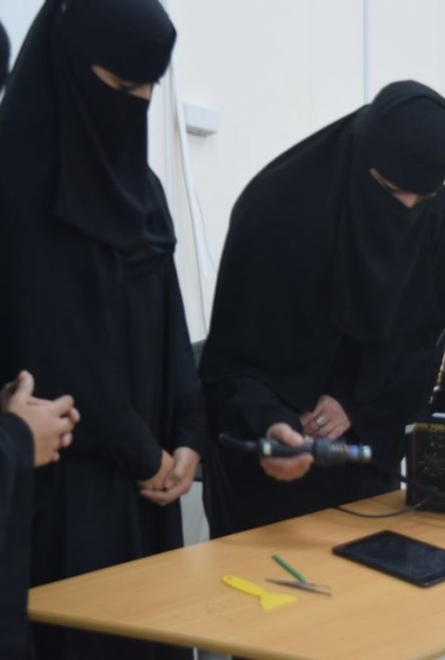 برامج صيانة الجوال حفظت للمرأة السعودية خصوصيتها