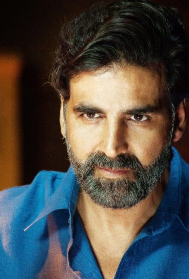 قصة فيلم اكشاي كومار