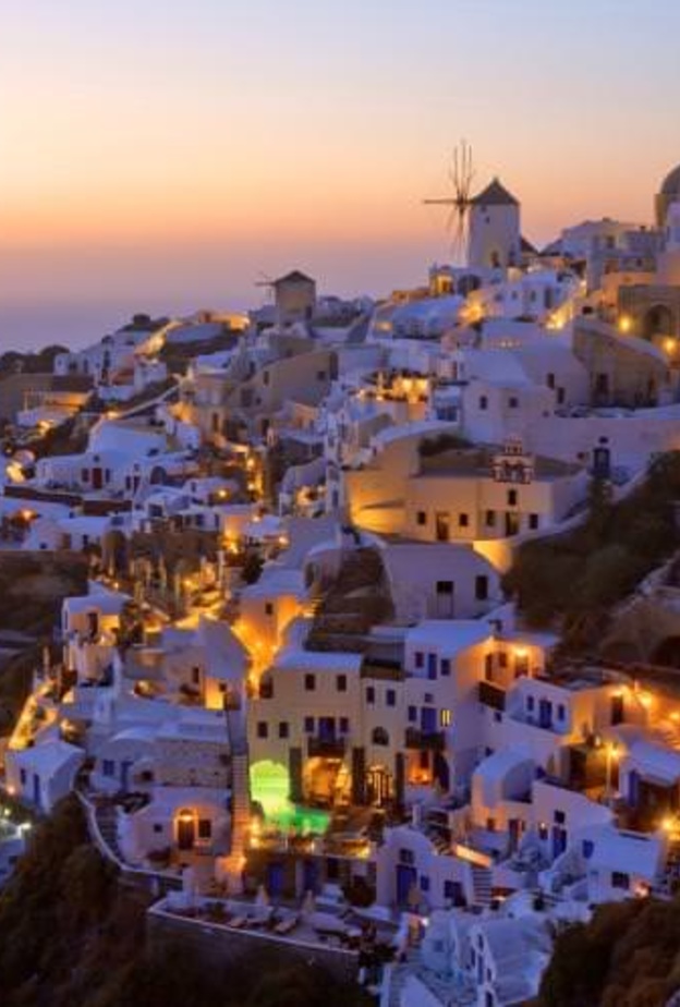 من مشاهد غروب الشمس في سانتوريني