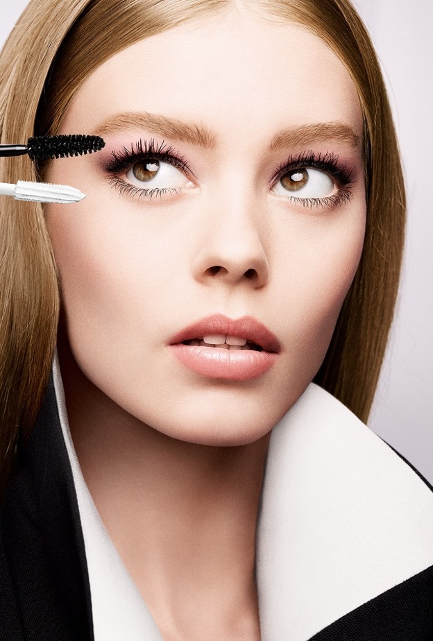 ماكياج عيون Dior من الكواليس حتى منصة العرض