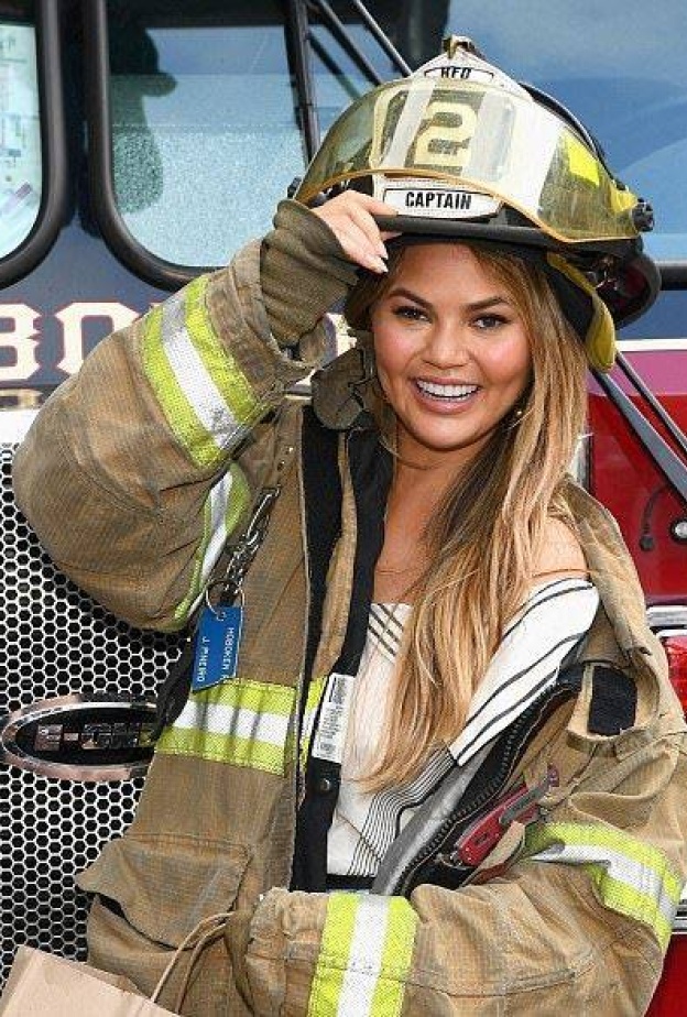 يبدو أن كريسي تايجن قد وجدت مهنة أخرى غير عرض الأزياء والطبخ