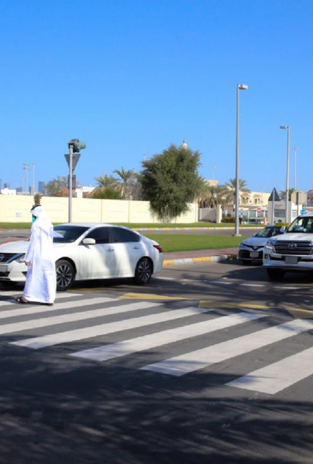 500 درهم و6 نقاط مرورية مخالفة "عدم إعطاء أولوية للمشاة" في أبوظبي