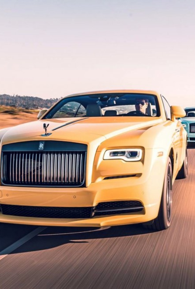 جاءت نسخة Pastel من طراز Rolls-Royce Wraith مزهواً باللون الأصفر