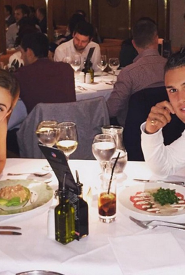 جايلي مع صديقها لاعب مانشستر سيتي