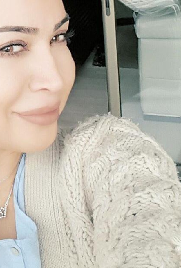 نوال الزغبي تنشر صورة سيلفي على حسابها بالانستقرام مع التعليق التالي: لسه صاحية.. حبيت صبحكن أول ناس