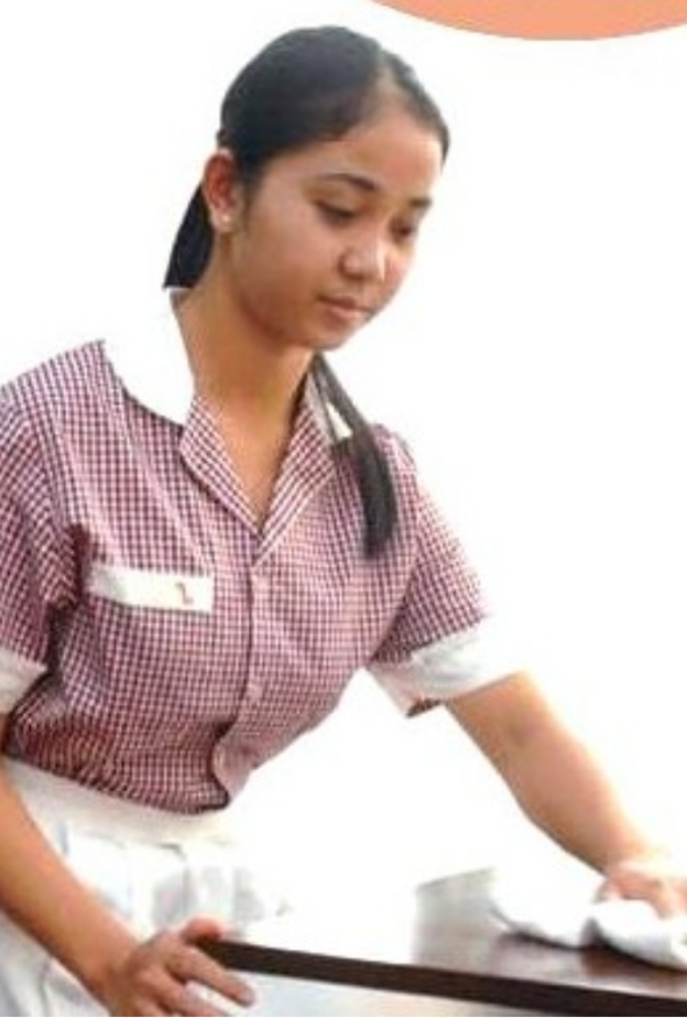 عاملة منزلية