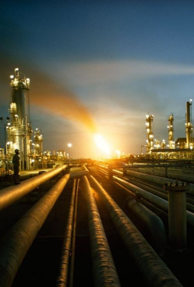 انخفاض أسعار النفط، وسط تراجع لأسعار السلع والخدمات عالميا