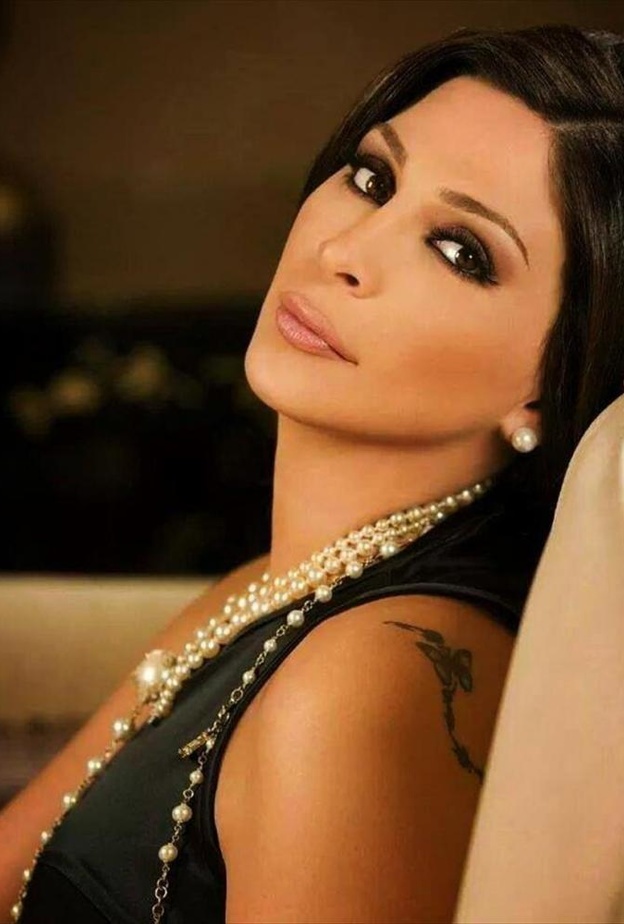 تاتو اليسا على شكل فراشة