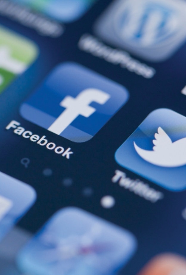 السعوديين الأكثر استخدلام لجميع مواقع التواصل 