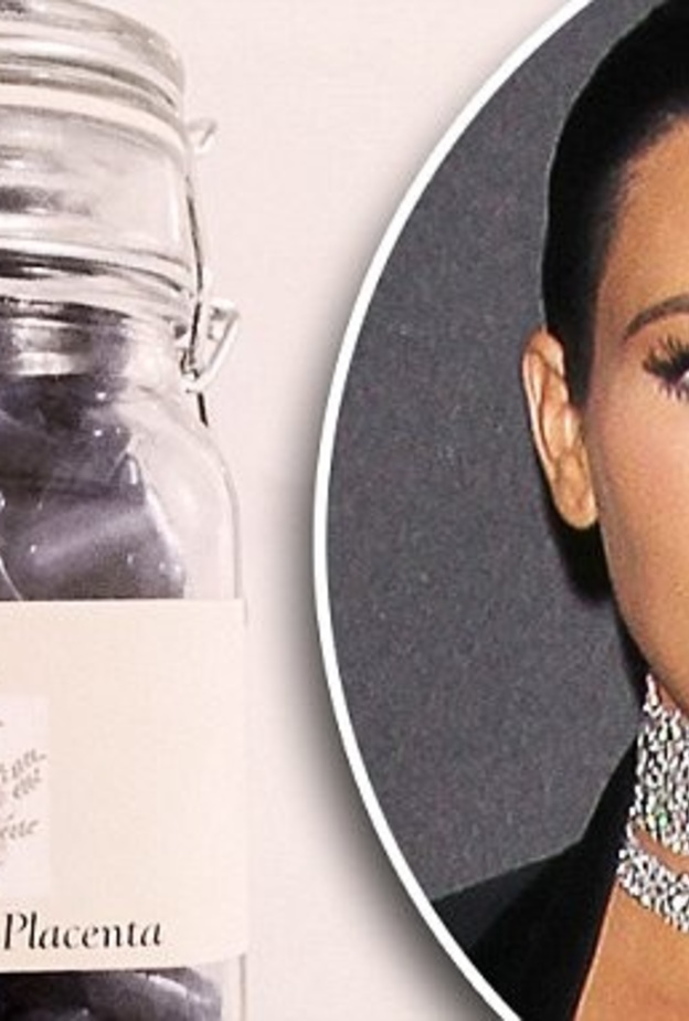 كيم تتفادى الاكتئاب باكل المشيمة