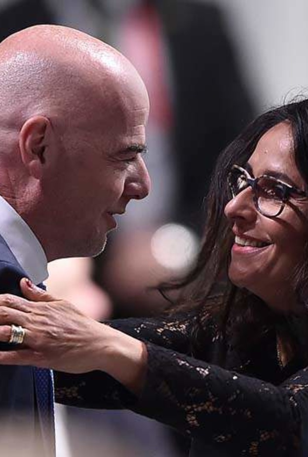 لينا الأشقر السيدة الأولي للفيفا تهنىء زوجها