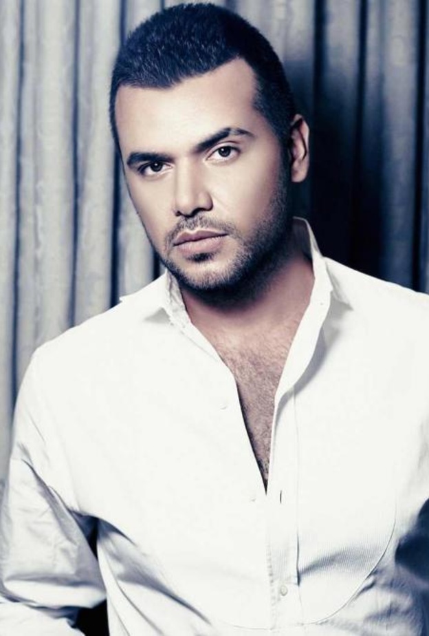 سامو زين سورى الجنسية ولد ونشأ فى الكويت