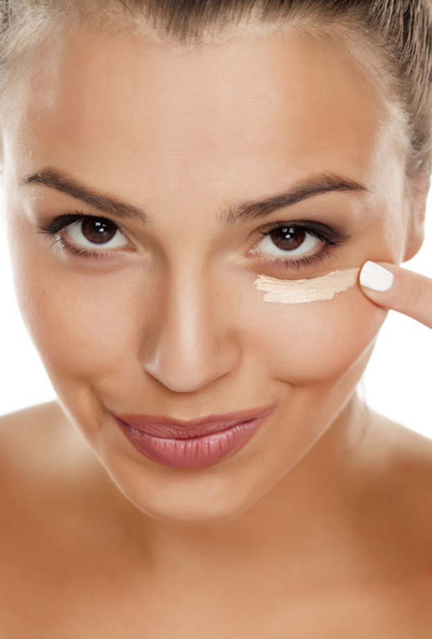 الكونسيلير لتغطية الهالات السوداء