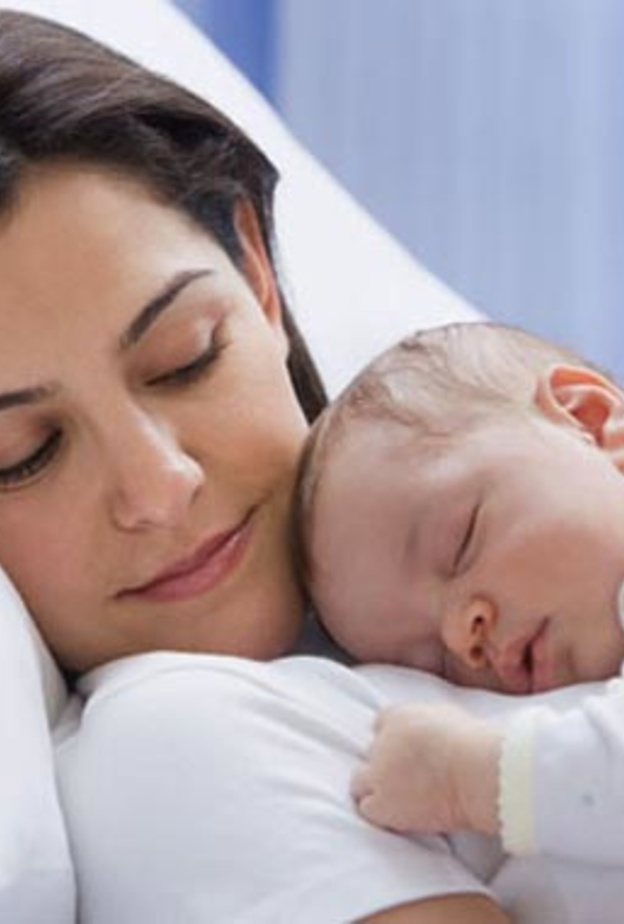 للأمهات الجديدات .. أخطاء قاتلة يجب تجنبها حفاظاً على نمو وتطور المولود