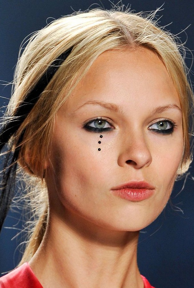 طريقة رسم العيون الكبيرة بايلاينر عصري