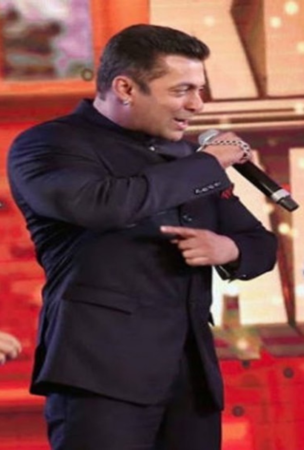 الثلاثي شاروخان وسلمان خان وعامر خان يتقابلون سرا