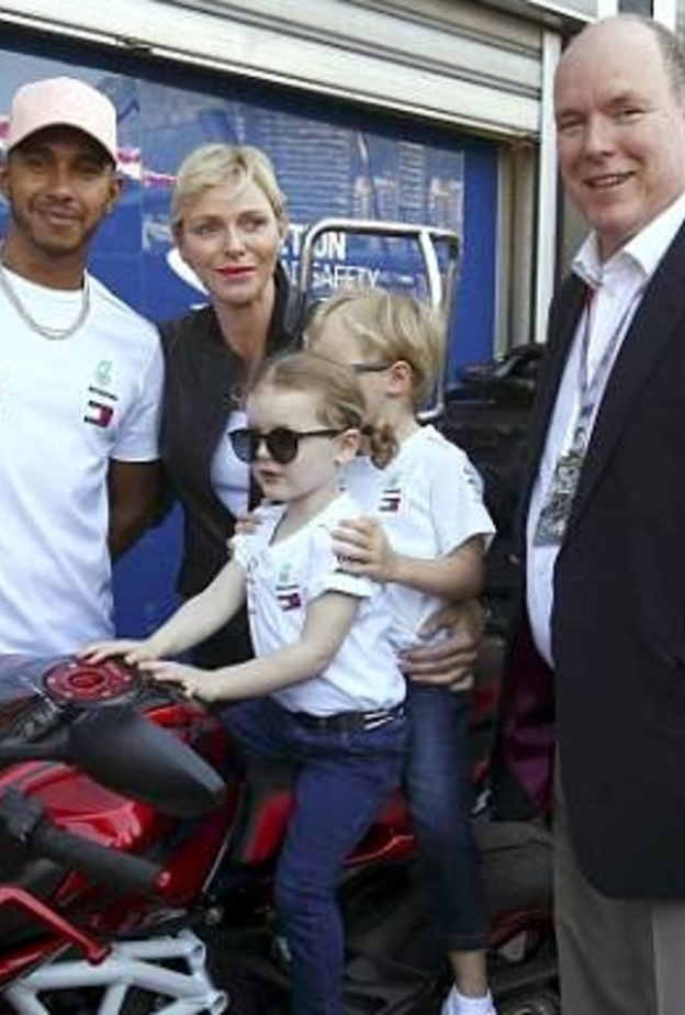 أناقة العائلة المالكة في موناكو