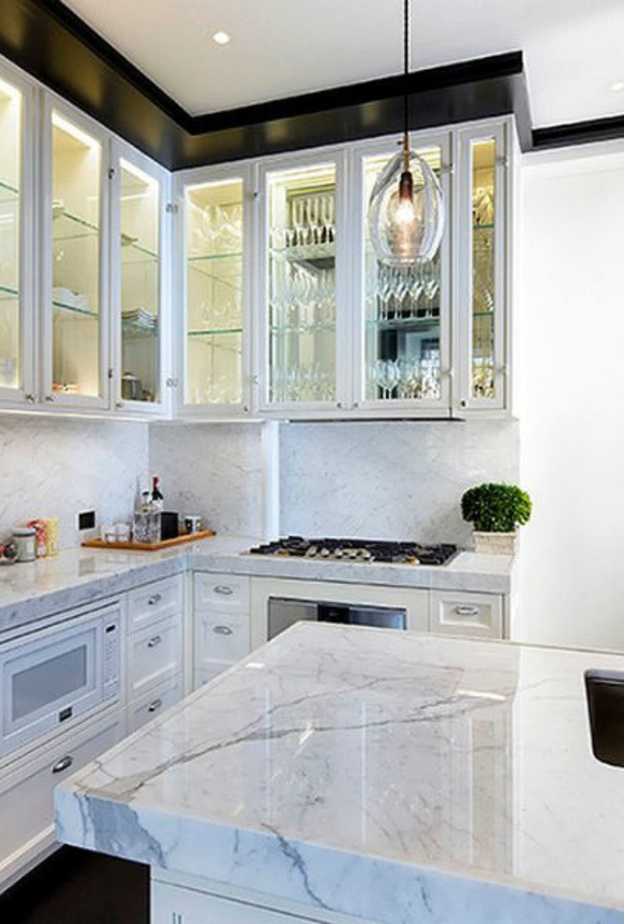 مطبخ بشابه طراز مطبخ النجمة Robin Wright في مسلسل House of Cards