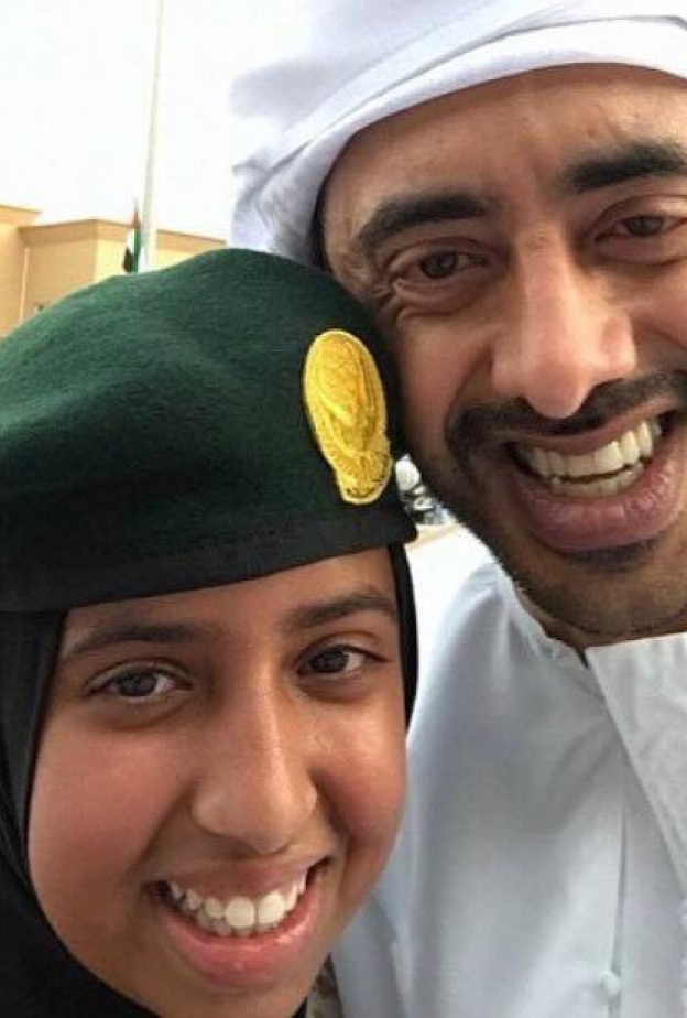 الشيخ عبد الله بن زايد يحتفل بتخرج ابنته فاطمة 