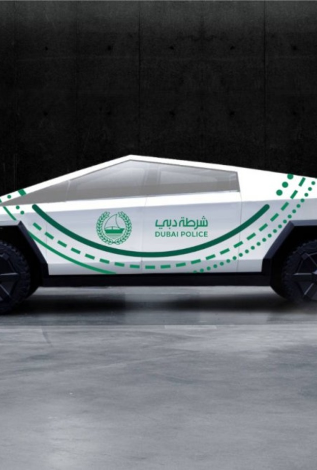 مرصد المستقبل يصمم "سايبرترك" على شكل سيارات دوريات شرطة دبي