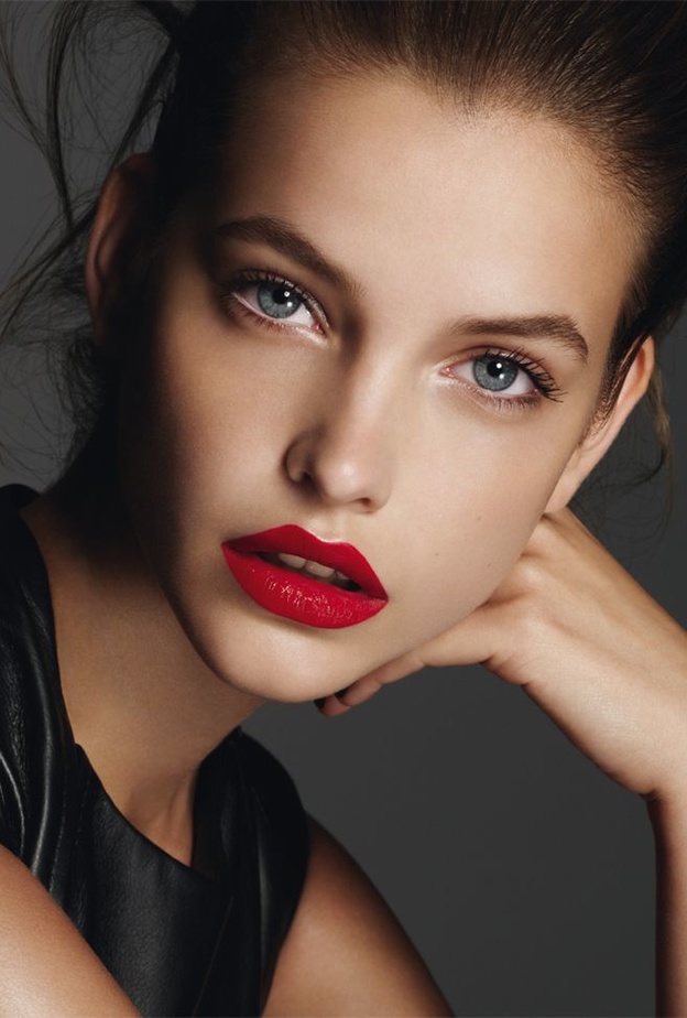 الشفاه الحمراء لن تزول مع نهاية الموسم