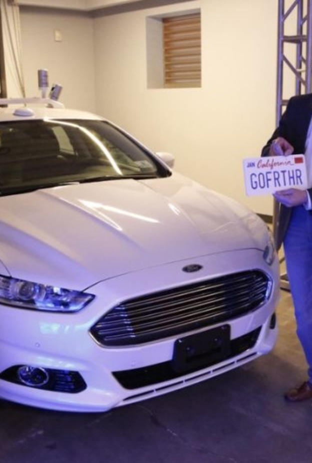 "غوغل" و"فورد" تتعاونان لتطوير سيارات ذاتية القيادة..