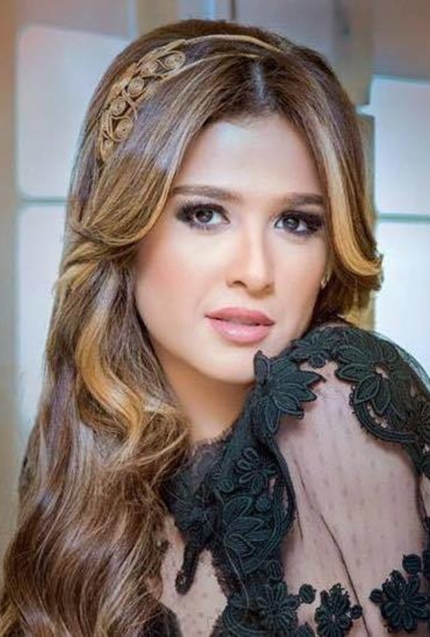 ياسمين عبدالعزيز في صورة حديثة لها