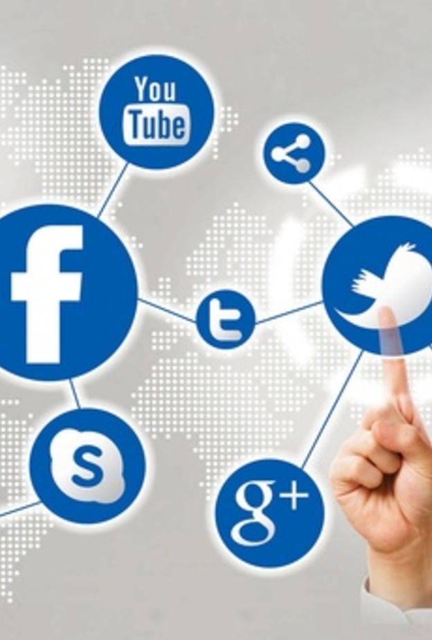 السعوديين ووسائل التواصل