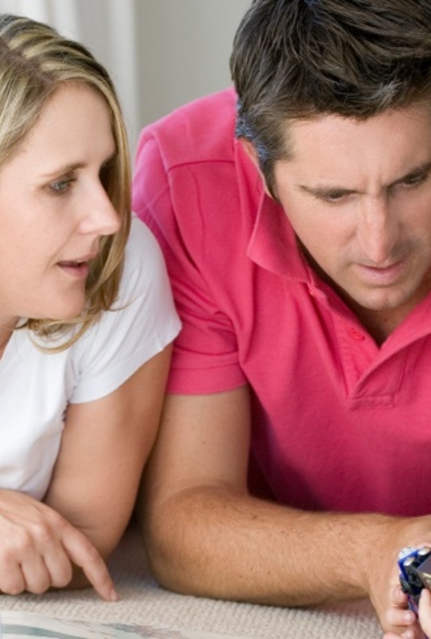 رأفة بالطفل ورحمة به .. 3 أسئلة لا تسألها له أبداً