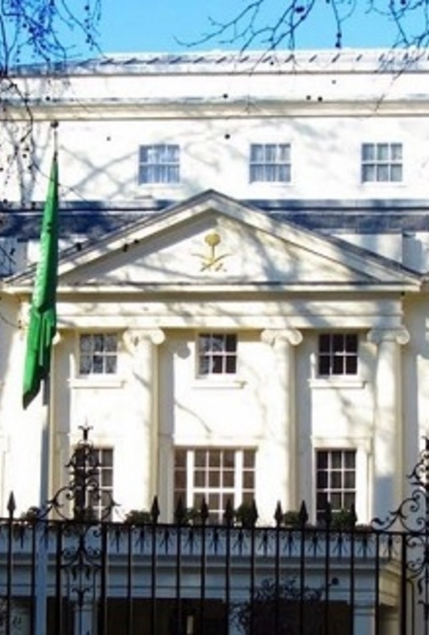 السفارة السعودية بلندن تنصح المواطنين بالحذر ومتابعة تعليمات الشرطة