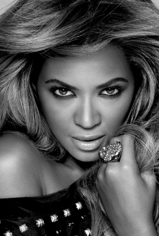 هناك عدد من نظريات المؤامرة التي ترددت عن بيونسيه