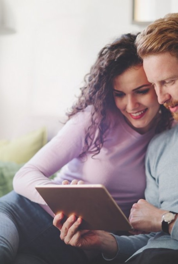 علامات تدل على أن زوجك يثق بك